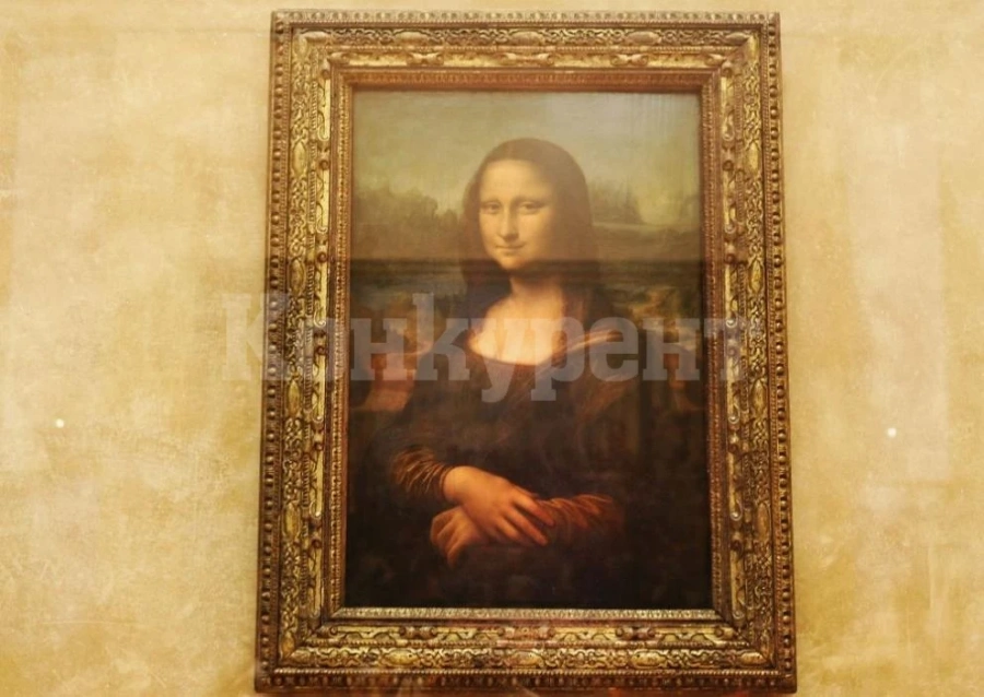 Вкараха в психиатрия мъжа, замерил Мона Лиза с парче торта
