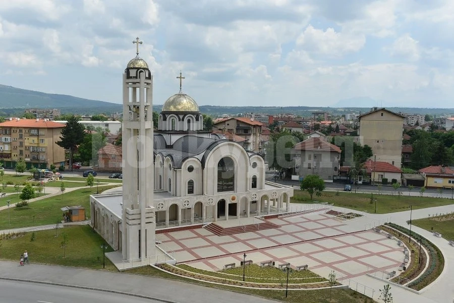Дони и Нети ще пеят на Свети Дух в Монтана
