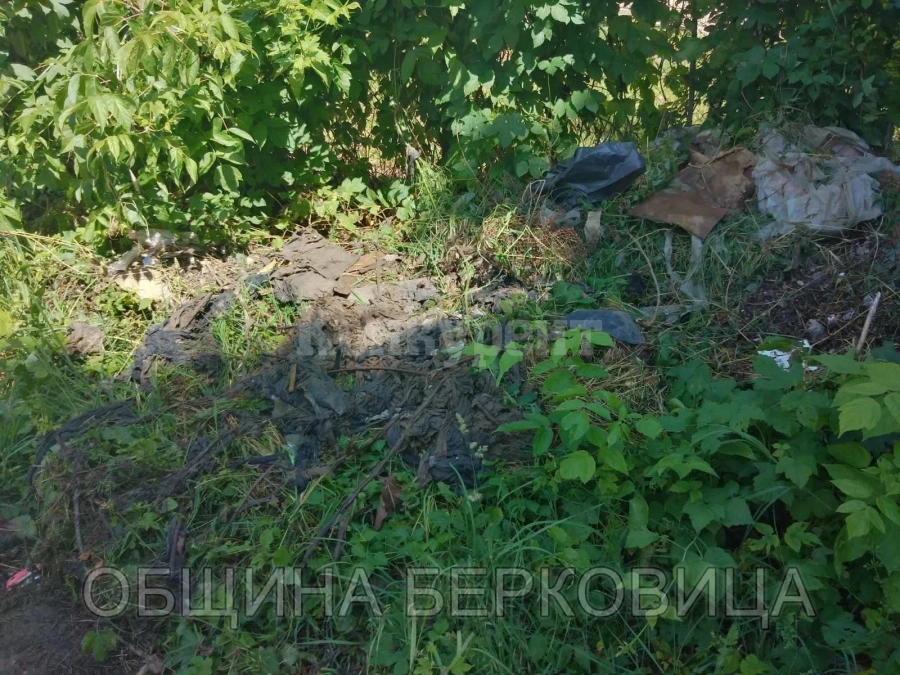 Почистват се дъждоприемните шахти в Берковица