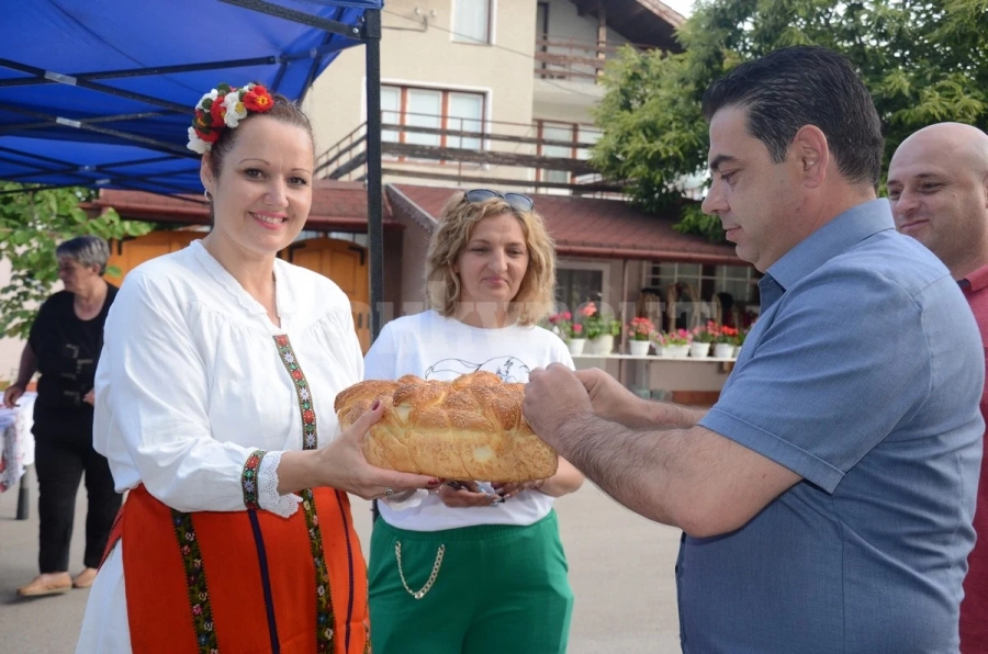 На Спасовден в село Слана бара проведоха традиционния си събор