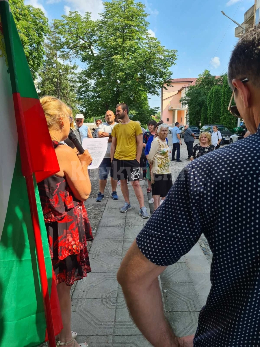 Протестът в Роман реши: Не ни ли вземете на сериозно, блокираме жп линията София – Варна и пътя Мездра – Ябланица СНИМКИ