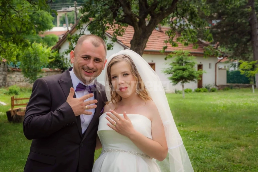 Няма мърдане! Венци Тотев се ожени СНИМКИ