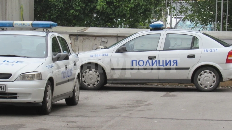 Пипнаха малолетни вандали, вилнели в чужд дом