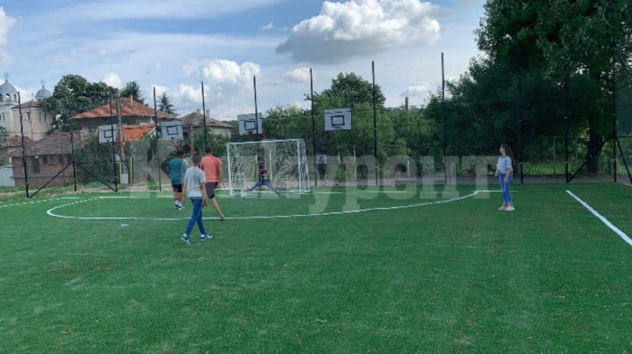 Ново спортно игрище за децата в Неговановци