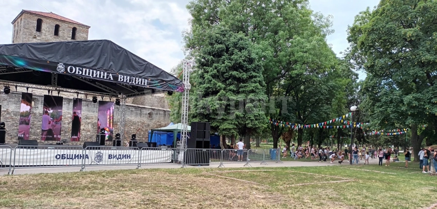 Приключенията в Summer Vibes Festival продължават