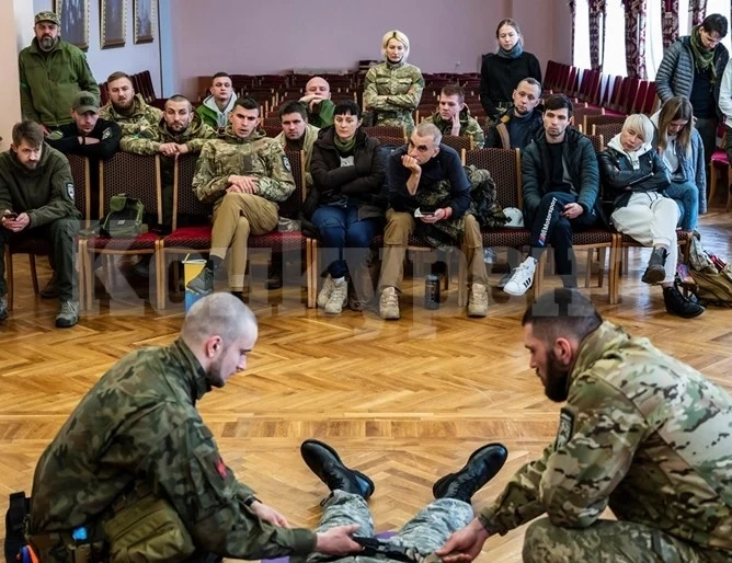 Словаци напират за доброволно военно обучение