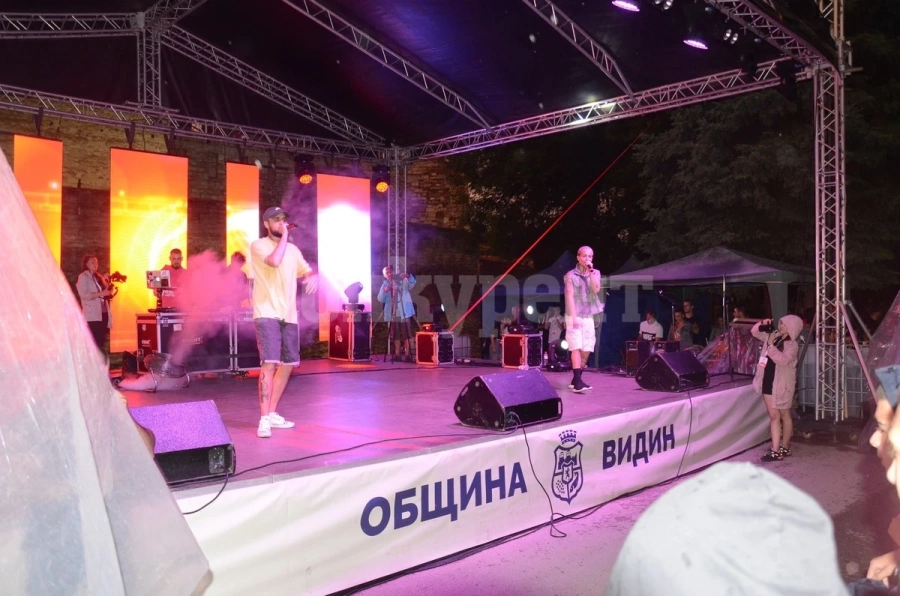 Summer Vibes Festival привлече стотици деца и младежи