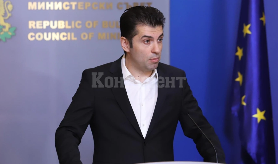 Прокопиевци и президентът монтираха конник без глава
