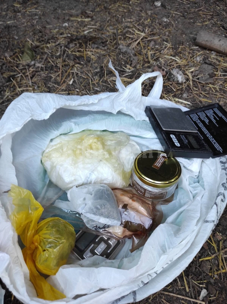 Удар на полицията в Монтанско! Иззеха дрога и оръжие от дома на рецидивист СНИМКИ