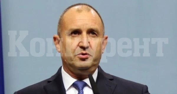 Радев нахока Кирил Петков за РСМ: Премиерът не е куриер!