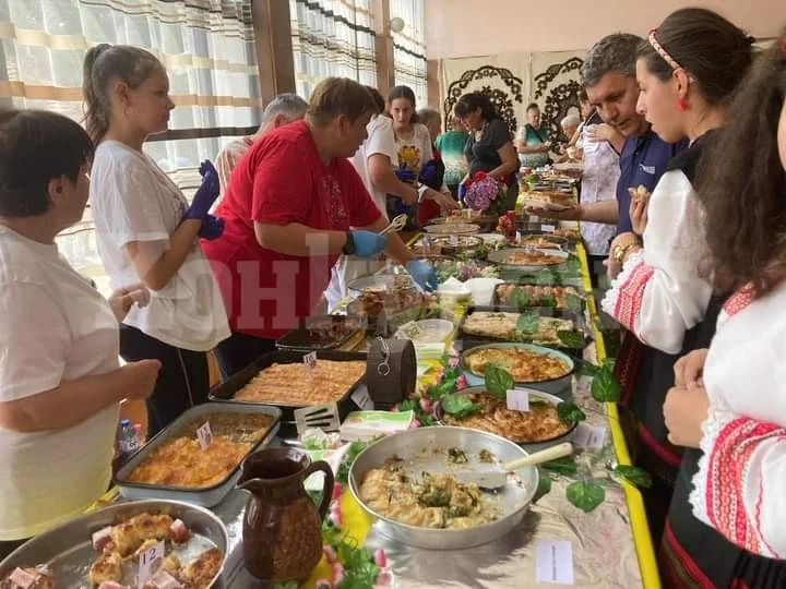 Рекордните 120 баници на празника в село Баница СНИМКИ