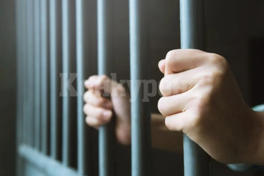 Оставиха в ареста мъжа, извършвал непристойни действия в храм „Света Неделя“