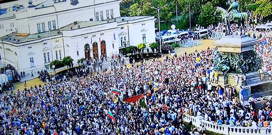 Какво следва след вота на недоверие