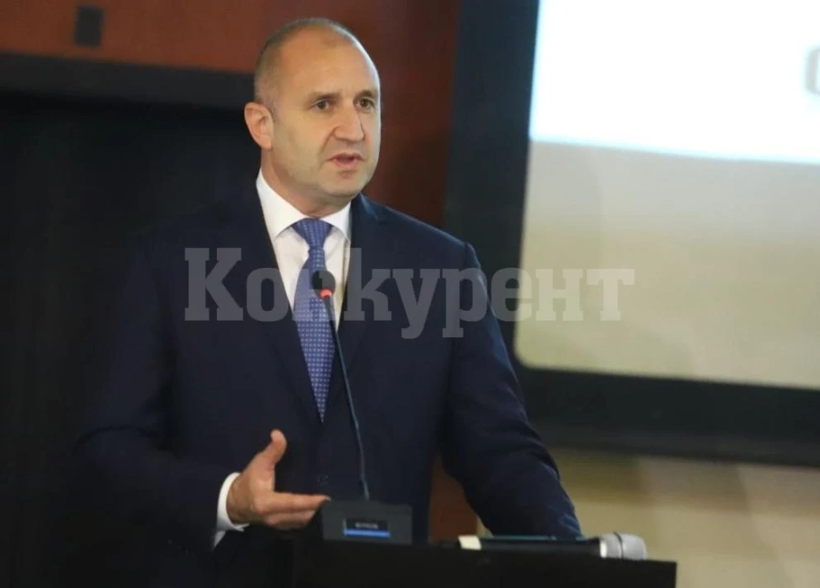 Радев ще започне консултации за кабинет след оставката на кабинета