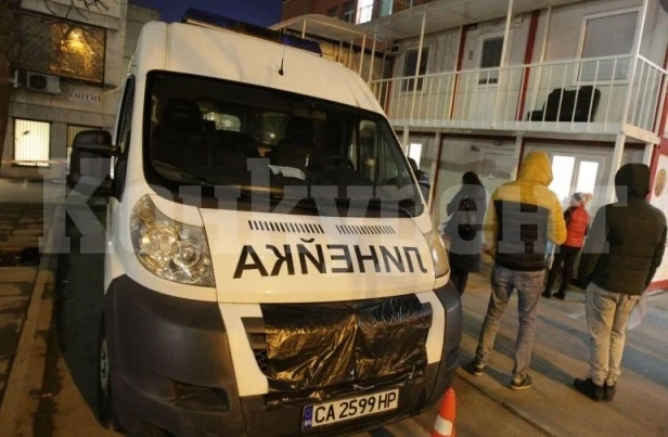 Осъдиха разярен мъж, гонил с дървен кол медици и крещял „Ще те пребия ма мършо“