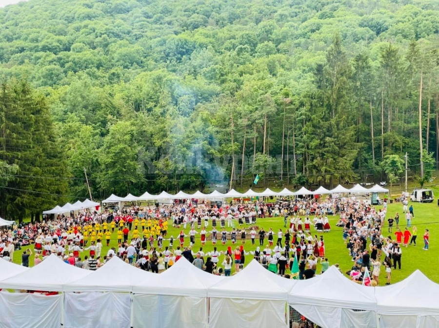 Над 250 танцьори разтърсват Врачанския Балкан СНИМКИ