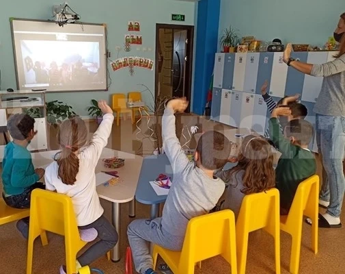 Родители-доброволци да гледат децата в яслите, искат директори