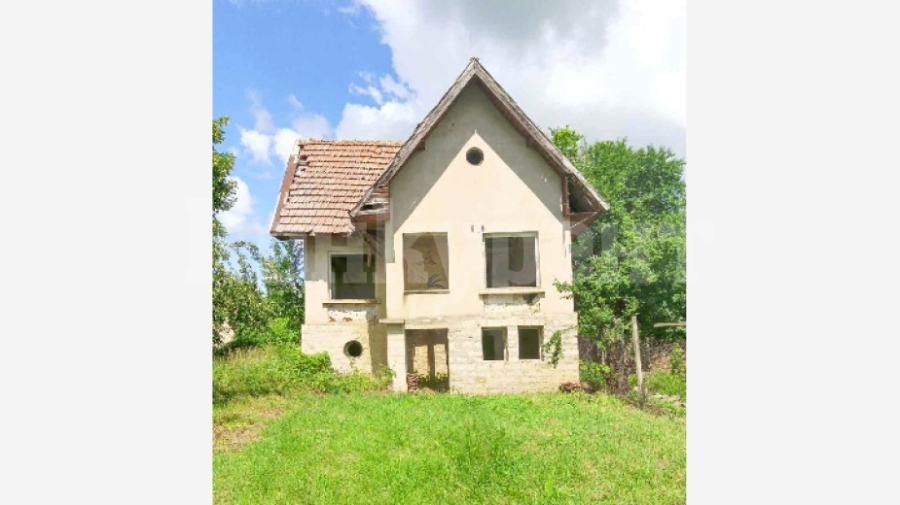 Руши се къщата на проф. Иван Фунев в Горна Бешовица