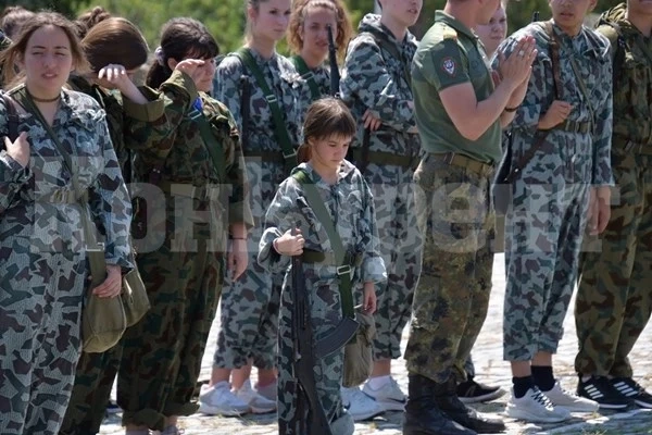 Александра от Видин облече униформа и хвана оръжие във Военния университет