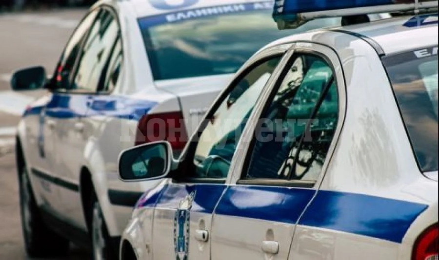 Откриха полуприпаднали деца, заключени в българска кола в Гърция