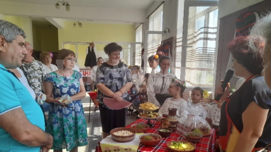 С празнична програма отбелязаха Атанасовден в Остров