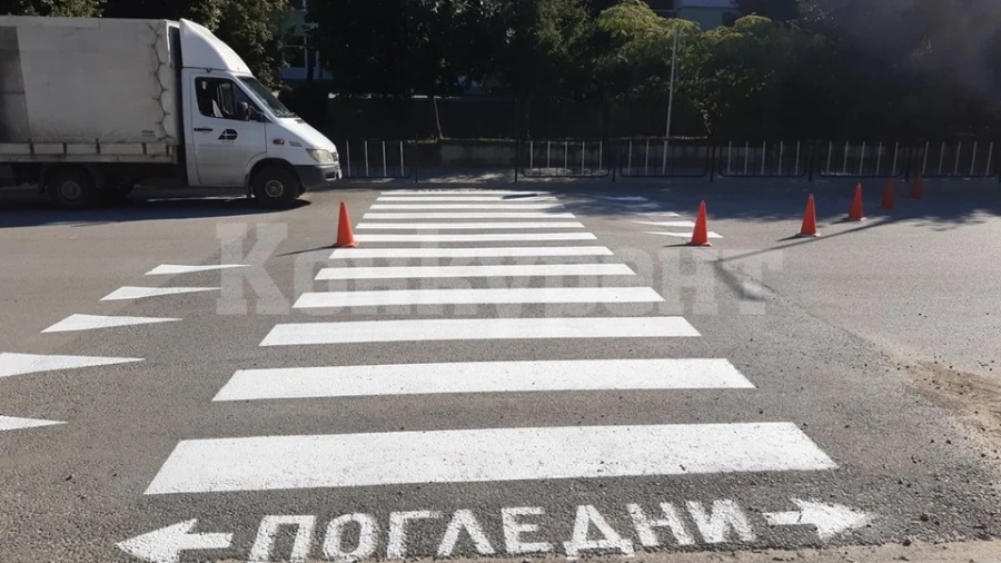 Млад шофьор отнесе жена на пешеходна пътека