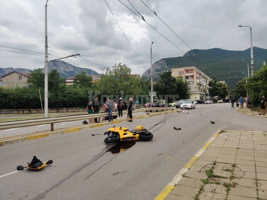 От последните минути! Жестока катастрофа окървави възлов булевард във Враца СНИМКИ + ВИДЕО