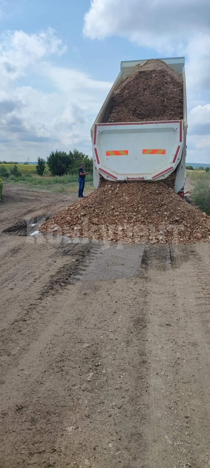 Общинската власт в Ружинци не спира да смайва с действията си СНИМКИ