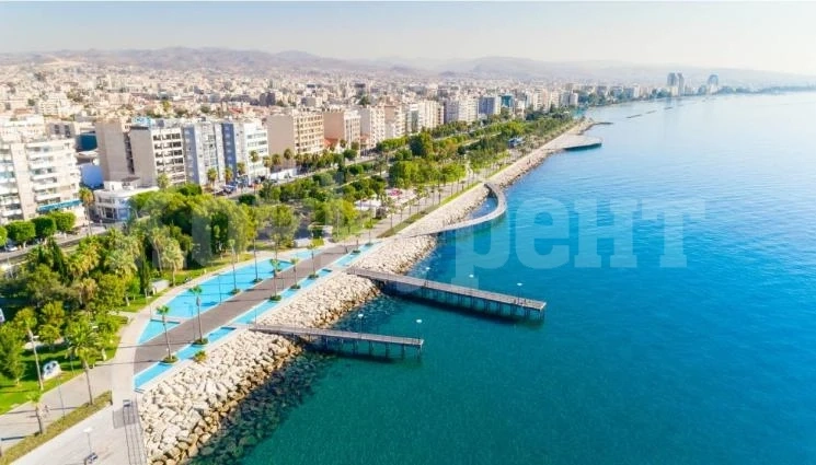 Кипърската църква строи 5-звезден хотел