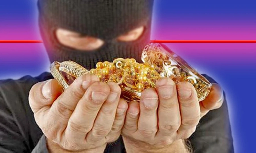 Тлъста плячка! Апаш задигна 110 бона, евро и златни кюлчета от къща в Берковица