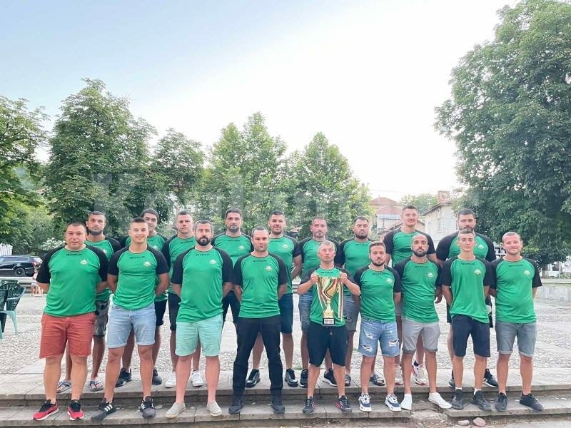 Шампион отпразнува титла с печено агне, готви се за сблъсъка за Суперкупата 