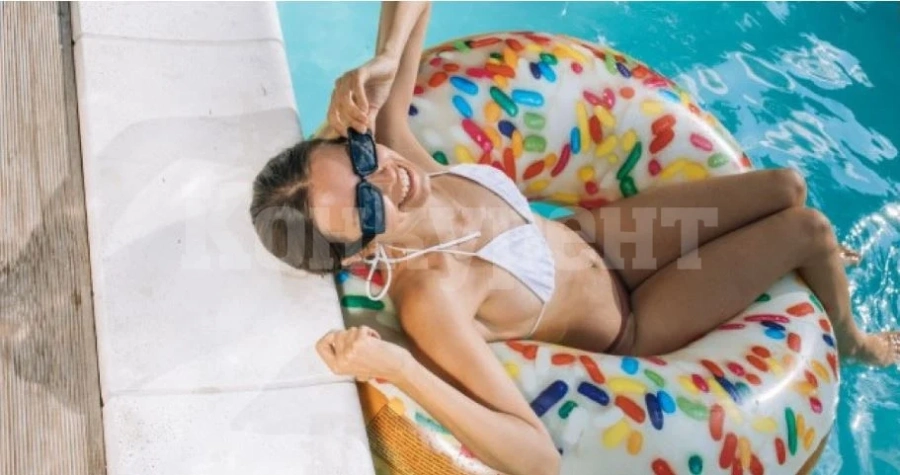 С какво да плуваме в басейна и морето това лято?