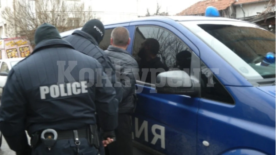 Полицията разкри незаконна кариера в защитена територия, един е арестуван