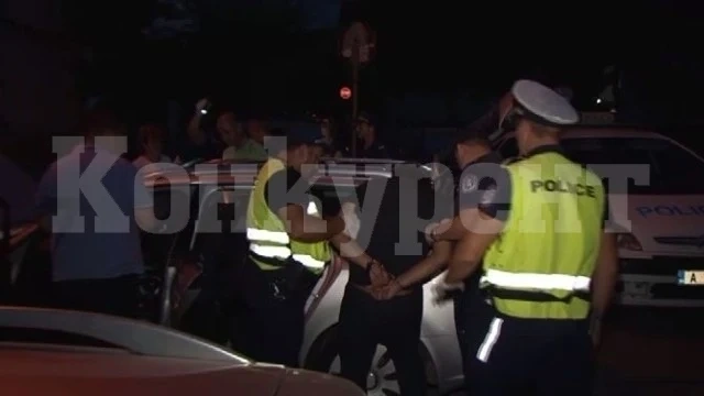 Пиян на кирка изтрезнява в ареста, настъпвал газта на „Ситроен\