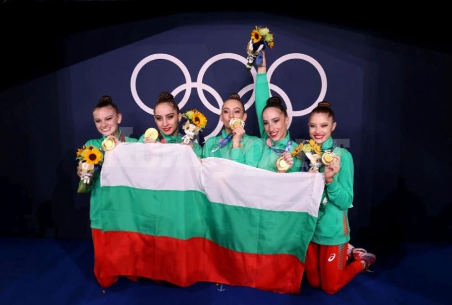 Увековечена гордост: Издигнаха паметник на златните ни момичета в Япония