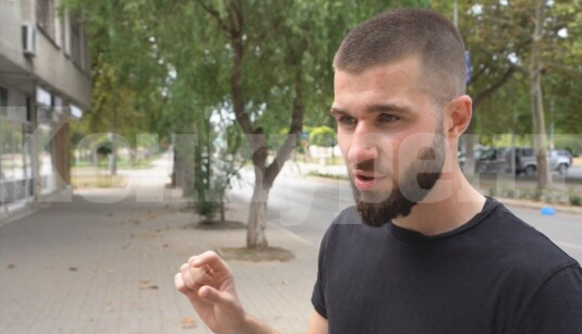 Шокиращ разказ: 22 г. мъж от Козлодуй проплака как петима полицаи са го били с палка и... 