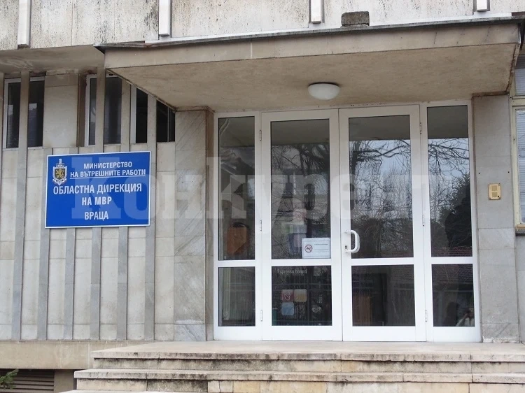 Криминални хроники: 8 запалени коли, 4 противозаконни отнемания на автомобили за месец във Врачанско