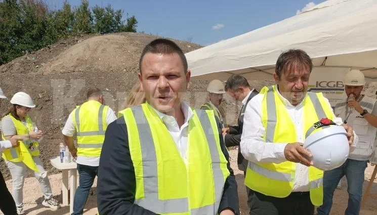 Служебната власт констатира: Интерконекторът с Гърция е луксозна сграда с мебели, но без ток
