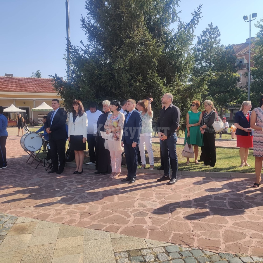 С водосвет пуснаха новата фирма за обществен превоз в Оряхово СНИМКИ и ВИДЕО