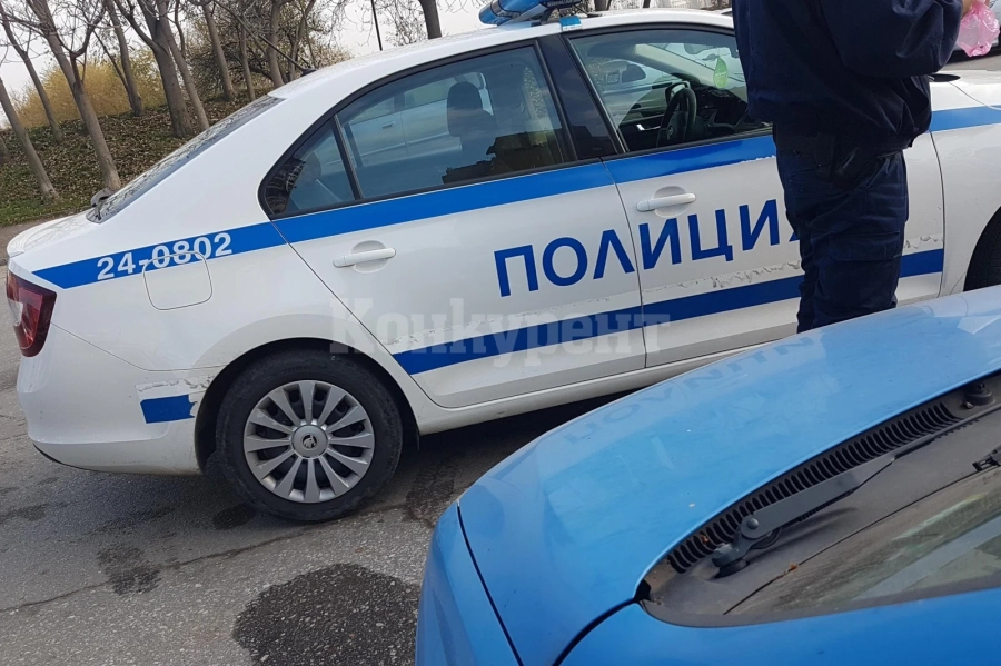Спипаха двама с дрога