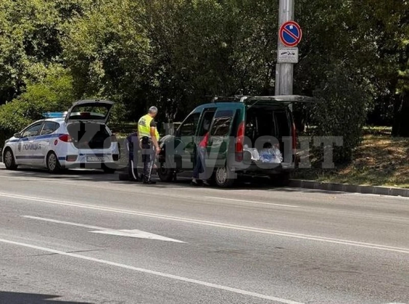 Добрина! Полицаи спечелиха симпатиите на столичани