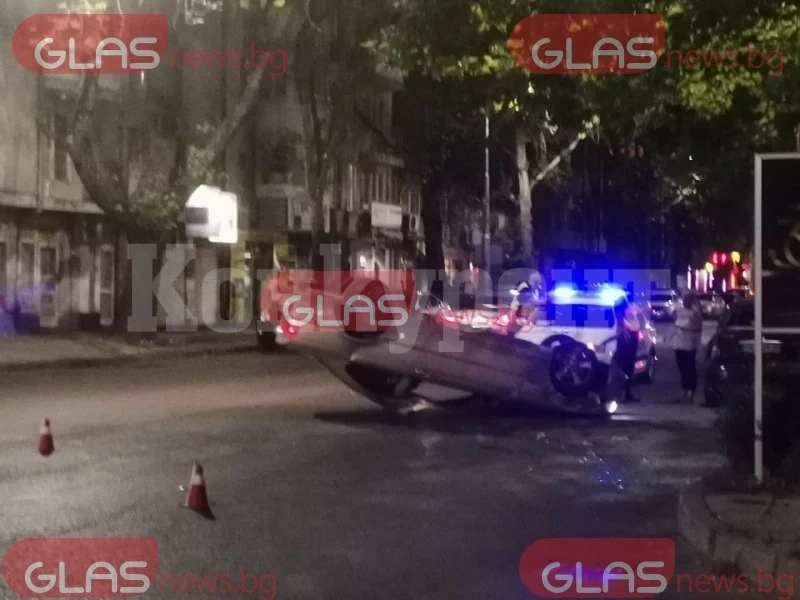 БМВ обърна по таван друго БМВ и избяга СНИМКИ