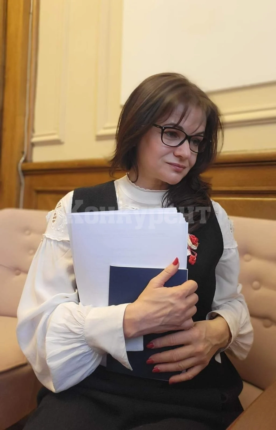 Росица Кирова сръчка просветния министър заради училището в Раковица
