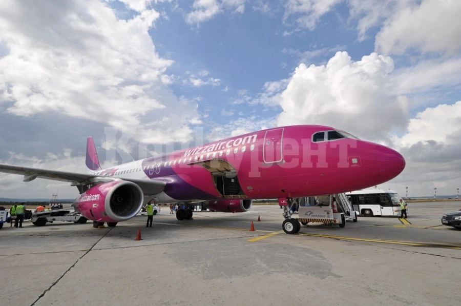 Отново разследват Wizz Air заради нарушаване на закон, свързан с клиентите