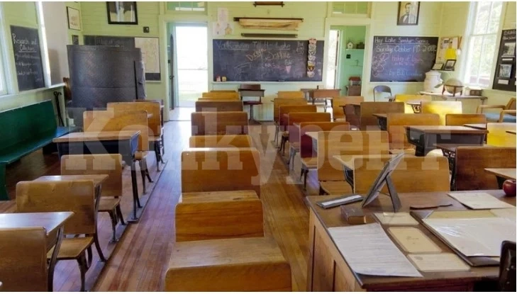 Почна се: Училища се стягат за онлайн обучение през зимата