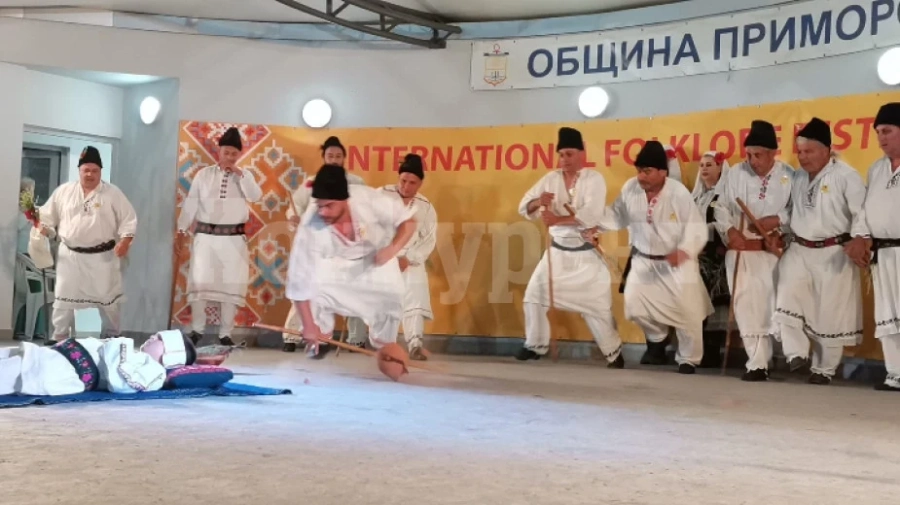 Хърлец празнува