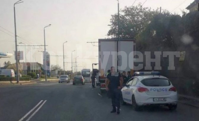 Нов екшън с мигранти в Бургас, почерня от полиция и жандармерия
