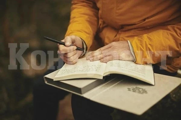 Учени: „Убиването на времето“ с телефон или дори книга е вредно за мозъка