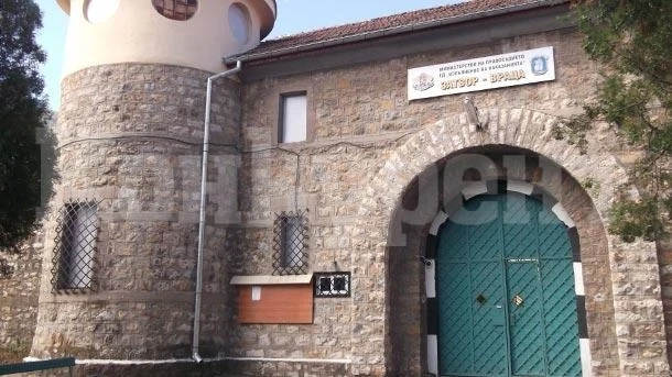 Оставиха под домашен арест подпалвач, но той не престана да се разхожда и сега ще търка наровете в ареста към Затвора във Враца