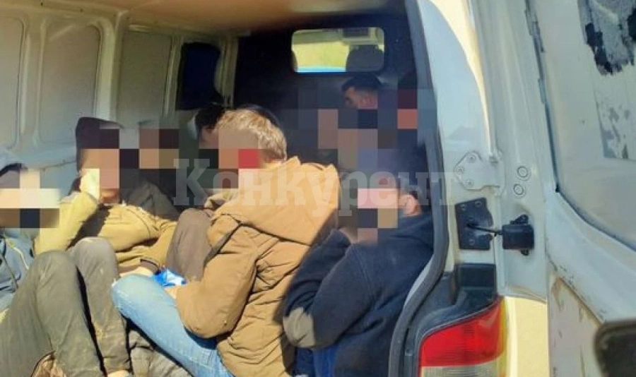 Няма край! Заловиха в Монтанско дрогирана столичанка, превозвала нелегални мигранти